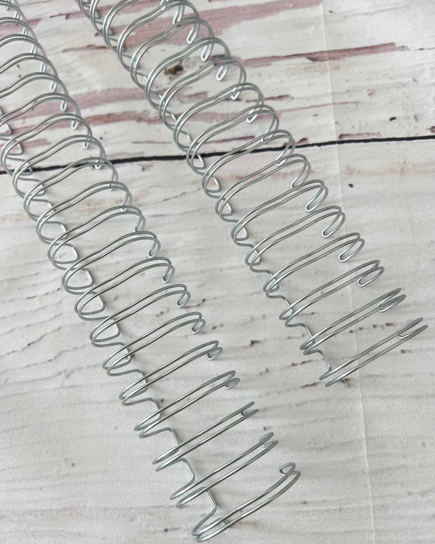 1” double loop wire (2 pieces)