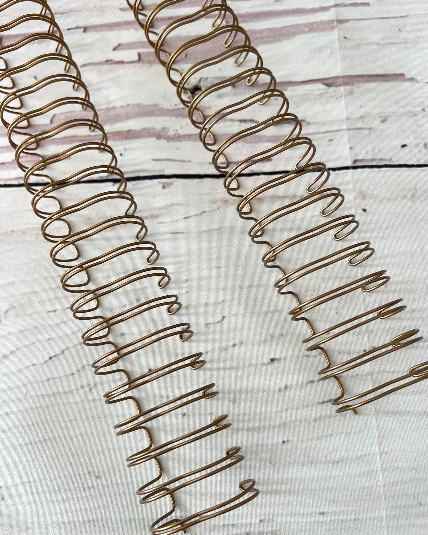 1” double loop wire (2 pieces)